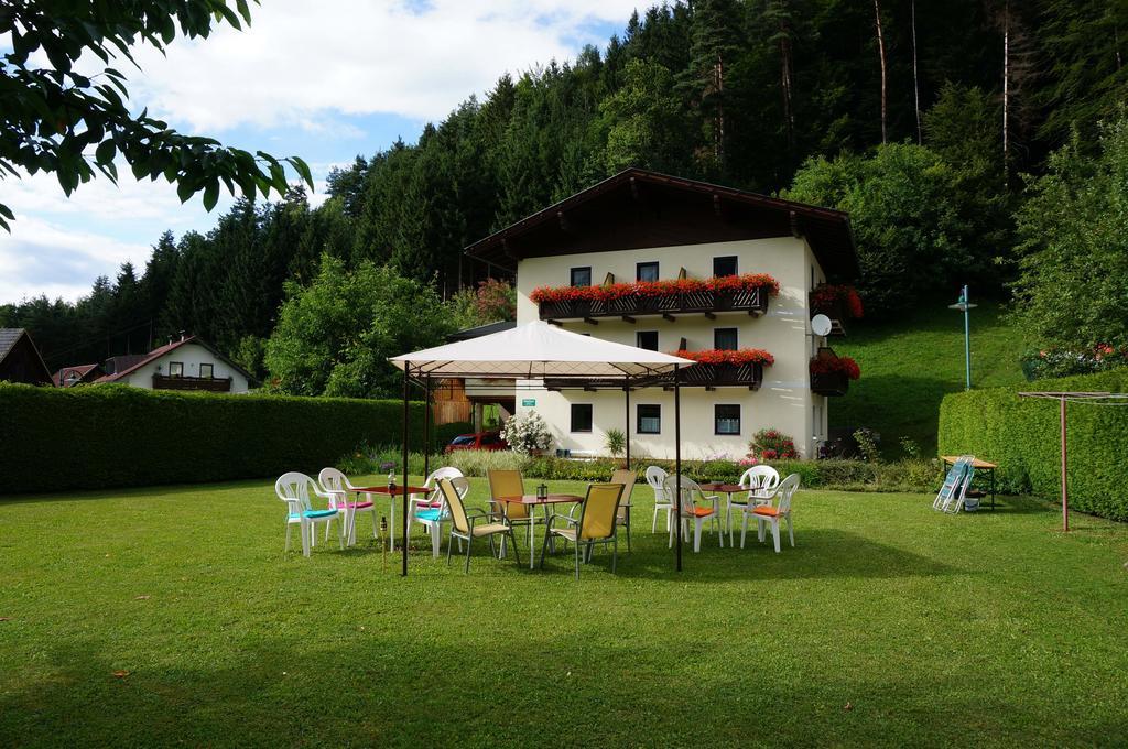 Haus Peter Bed and Breakfast Latschach ober dem Faakersee Eksteriør billede